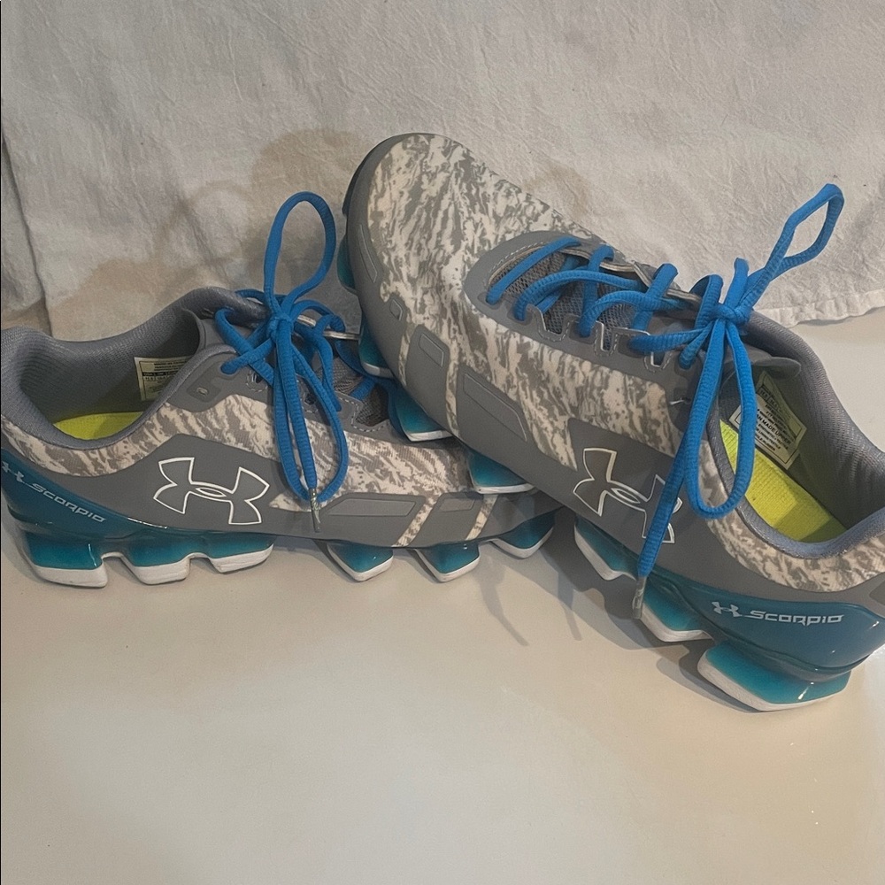 Under Armour Scorpio Men’s Gray and Blue Running Shoes - Picture 2 of 6
